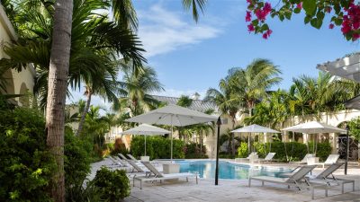Bungalows at Windsong on the Reef outdoor pool area