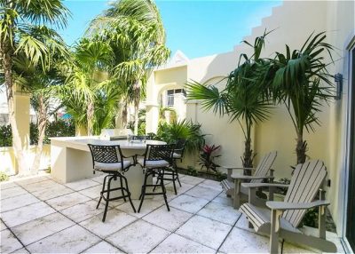 2 Bedroom Lanai Bungalow 4