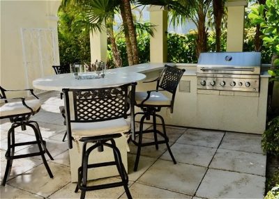 2 Bedroom Lanai Bungalow 9